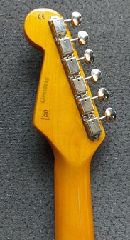London City Spitfire MKII, Honeyburst, pearlwhite slagplaat