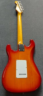 London City Spitfire MKII, Honeyburst, pearlwhite slagplaat