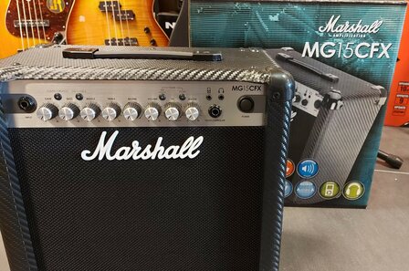 Marshall MG15CFX 15 Watt 1x8 inch gitaarversterker combo met chorus, flanger, delay, enz