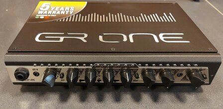GR Bass One800  versterker 800W head