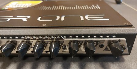 GR Bass One800  versterker 800W head