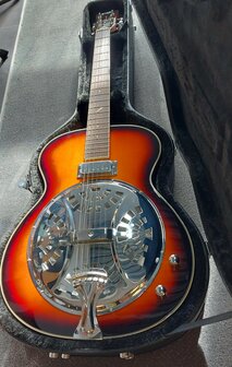 Eko One Resonator Electro-akoestisch, nu geleverd met koffer