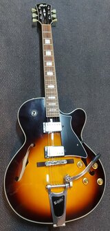 Cort Yorktown BV met Bigsby Vibrato
