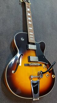 Cort Yorktown BV met Bigsby Vibrato