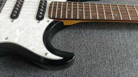 Cort Strat model G250DX, HSS Zwart