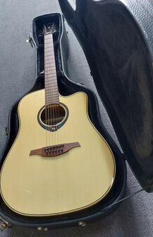 L&acirc;g Tramontane Hyvibe 20 Glossy, Smart Guitar 