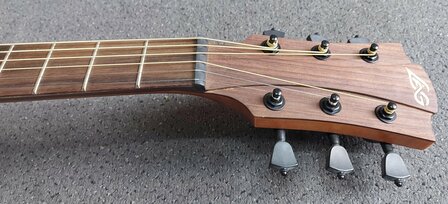 L&acirc;g T100DCE Tramontane dreadnought met element, zwart