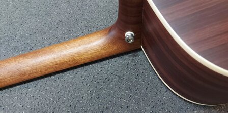 Cort Earth 80NS akoestische dreadnought gitaar