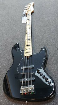 Sire Marcus Miller V7 Vintage alder 4-string bass guitar black