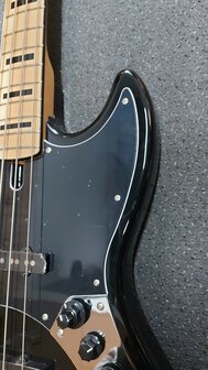 Sire Marcus Miller V7 Vintage alder 4-string bass guitar black