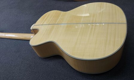 Takamine GJ-72E12 12-snarige electro-akoestische Jumbo gitaar