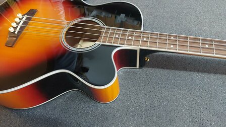 Takamine GB72CEBSB electro-akoestische basgitaar Brown Sunburst
