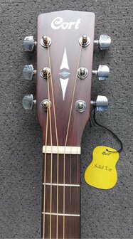 Cort MR600F Dreadnought met Fishman Isys Plus voorversterking