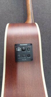 Cort MR600F Dreadnought met Fishman Isys Plus voorversterking