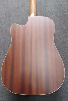 Cort MR600F Dreadnought met Fishman Isys Plus voorversterking