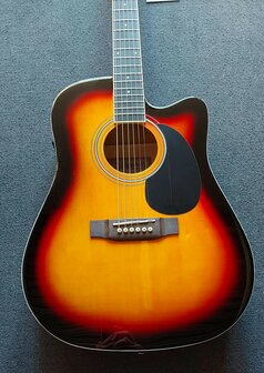 Nashville by Richwood, Dreadnought electro-akoestische gitaar, sunburst met dikke hoes
