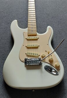 G&amp;L Legacy USA White MP met stevige Tolex Case en certificaat van echtheid