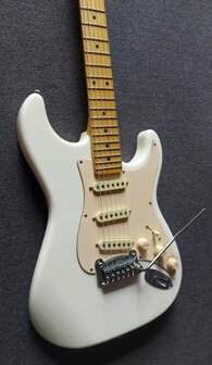 G&amp;L Legacy USA White MP met stevige Tolex Case en certificaat van echtheid