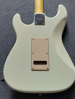 G&amp;L Legacy USA White MP met stevige Tolex Case en certificaat van echtheid