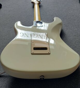 G&amp;L Legacy USA White MP met stevige Tolex Case en certificaat van echtheid