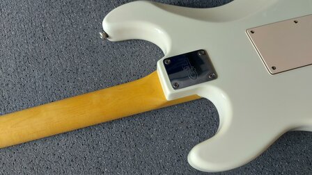 G&amp;L Legacy USA White MP met stevige Tolex Case en certificaat van echtheid