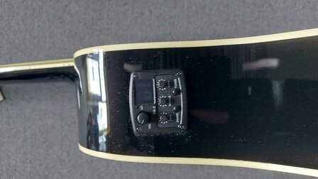 Nashville by Richwood electro-akoestische gitaar met dikke hoes