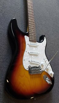 G&amp;L Tribute Legacy Standard, 3-tone Sunburst
