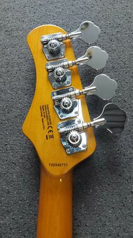 EKO PJ-model basgitaar, nu met baspakket