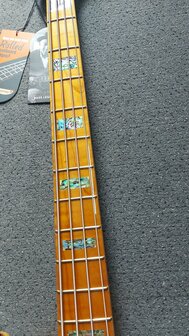 Sire Basses V10+ S4/NT Series Marcus Miller basgitaar