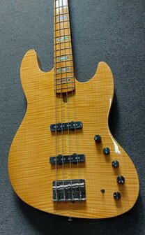 Sire Basses V10+ S4/NT Series Marcus Miller basgitaar