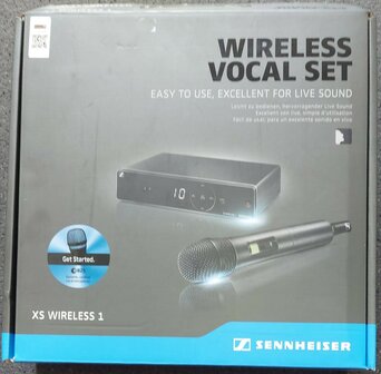 Sennheiser XSW1825 Series vocal system with dynamic cardioid e825 microphone voor Nederland