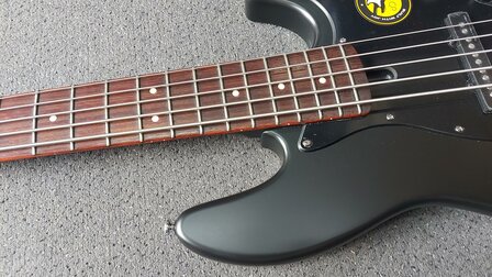 Sire Basses V3P Passive Series Marcus Miller 5-snarige passieve basgitaar, matzwart