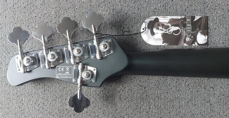 Sire Basses V3P Passive Series Marcus Miller 5-snarige passieve basgitaar, matzwart