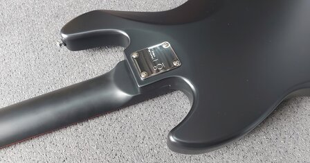 Sire Basses V3P Passive Series Marcus Miller 5-snarige passieve basgitaar, matzwart