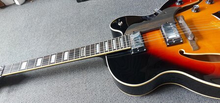 Hagstrom HJ800 hollowbody 3-tone sunburst