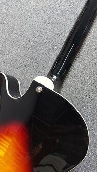 Hagstrom HJ800 hollowbody 3-tone sunburst