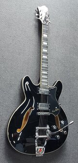 Hagstrom Tremar Viking DeLuxe Black