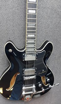 Hagstrom Tremar Viking DeLuxe Black