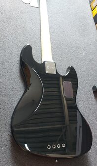 Sire Marcus Miller V7 2nd generation alder 4-snarige basgitaar, linkshandig