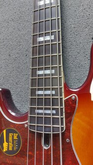 Sire Marcus Miller V7+ 2nd Gen linkshandig 5-snarig Tobacco Sunburst