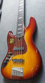 Sire Marcus Miller V7+ 2nd Gen linkshandig 5-snarig Tobacco Sunburst