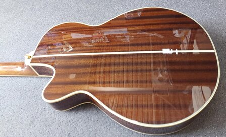 Takamine TN138C Sunburst Thinline met koffer