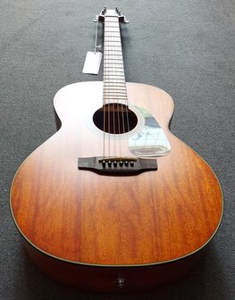 Takamine GLN11ENS Okoume, nu met gevoerde hoes