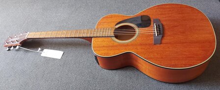 Takamine GLN11ENS Okoume, nu met gevoerde hoes
