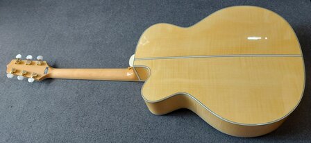 Takamine GJ-72CE NAT electro-akoestische Jumbo gitaar met cutaway