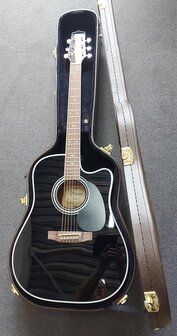 Takamine EF341SC elektro-akoestische western gitaar zwart, nu met kofferkeuze