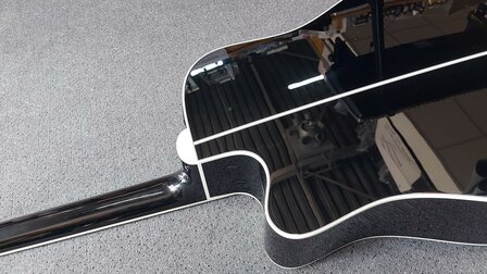 Takamine EF341SC elektro-akoestische western gitaar zwart, nu met kofferkeuze