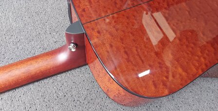 Takamine FT340BS limited edition