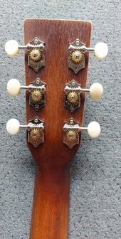 Sigma DM-15E-AGED electro-akoestische dreadnought, aged old whiskey barrel