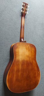 Sigma DM-15E-AGED electro-akoestische dreadnought, aged old whiskey barrel